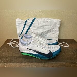 Nike ZoomX Dragonfly 2 Elite “Bright Spruce”
- Size 7.5 Men / 9 Women.